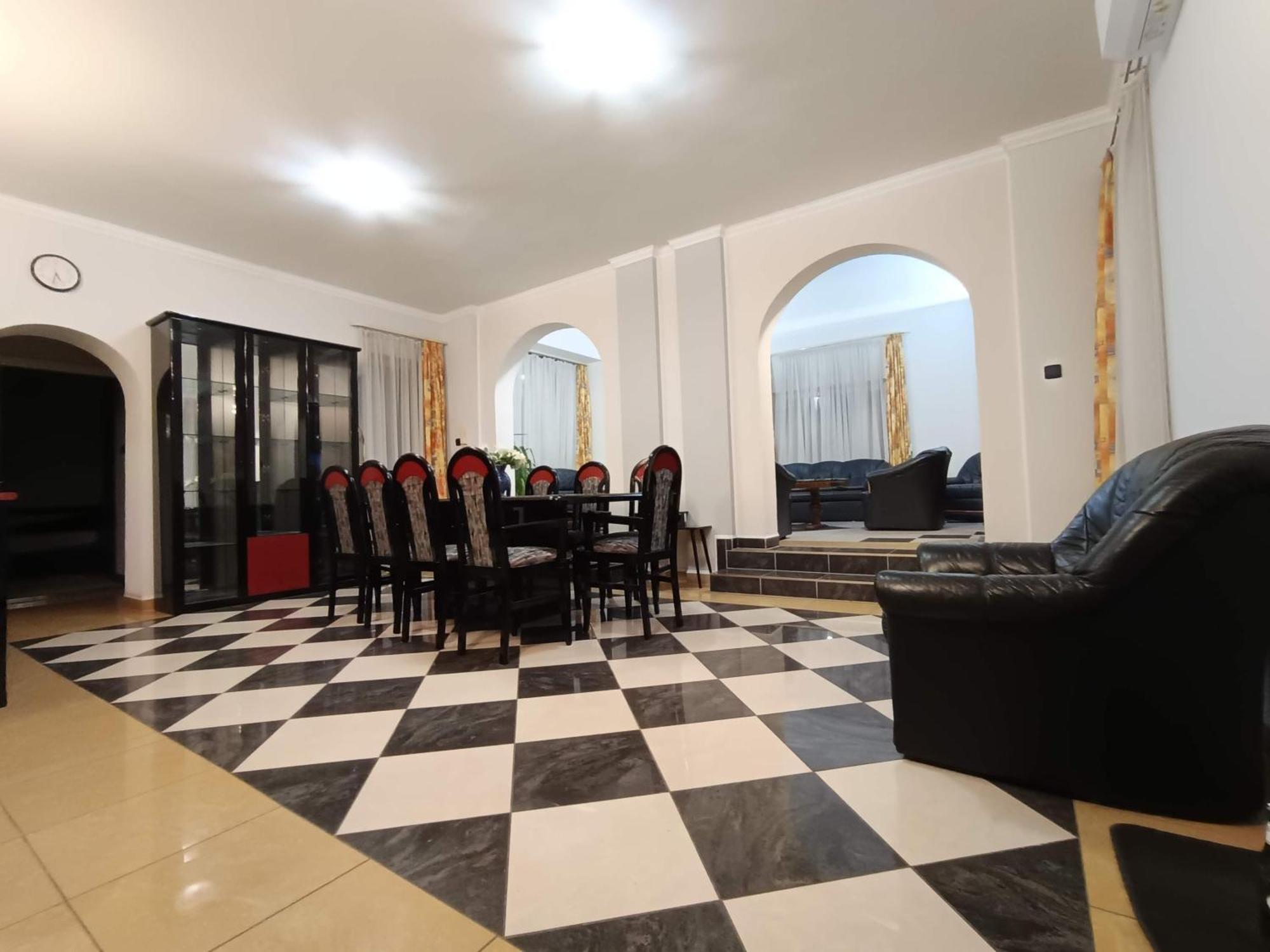 Nikolux Apartman Hajduszoboszlo Exterior photo